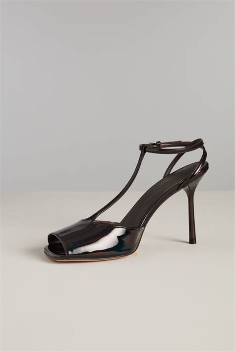 scarpe vernice prada prezzi|Sandali in vernice Nero .